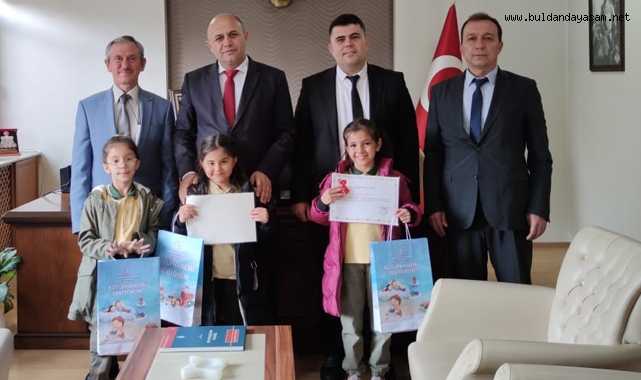 OKUYANLAR ÖDÜLLENDİRİLDİ