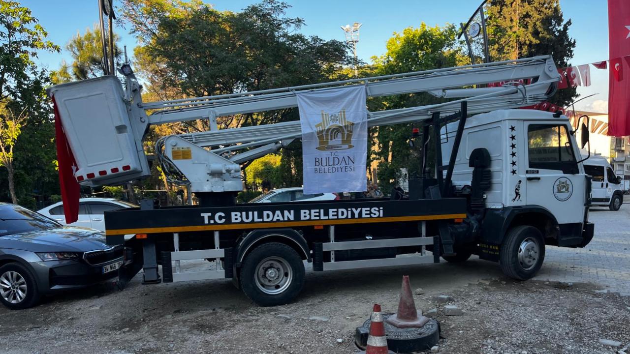 BULDAN BELEDİYESİNE BOM ARACI