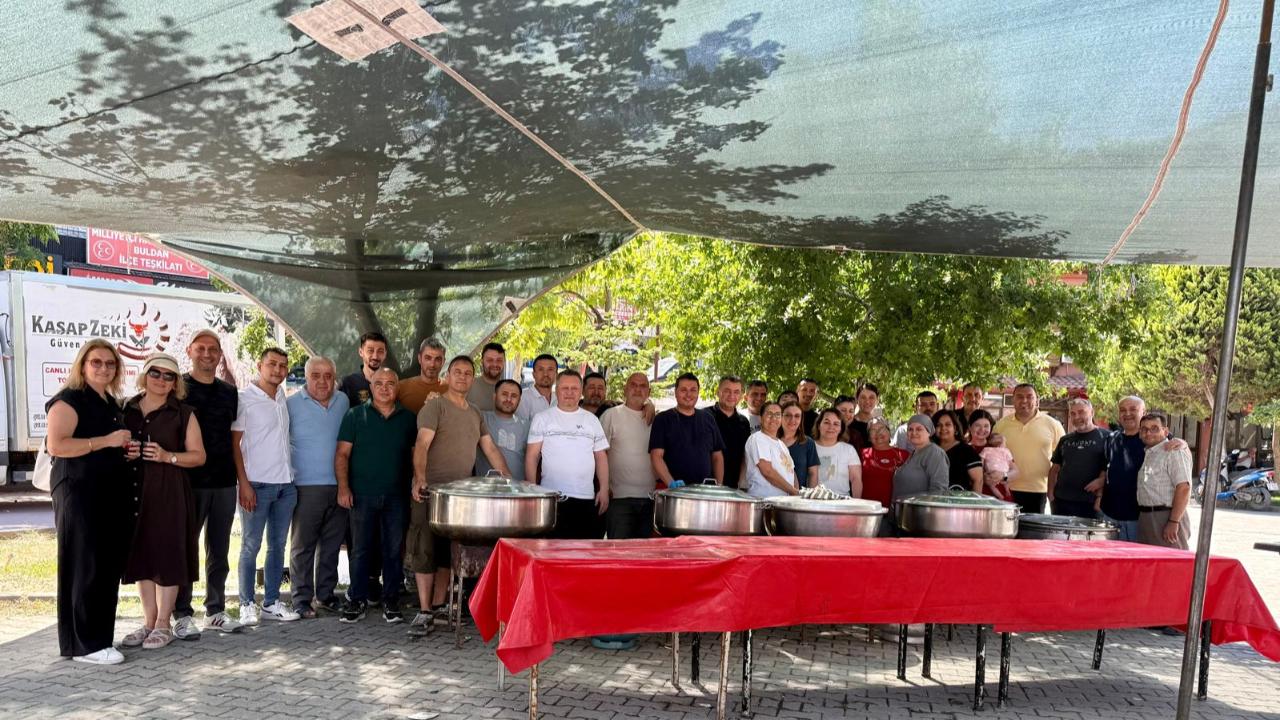 ÇUKUR ESNAFINDAN AŞURE HAYIRI